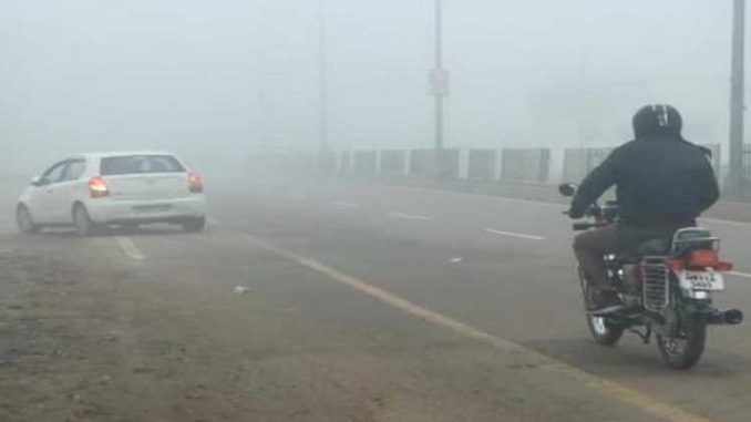 Fog covered Haryana after rain, farmers' faces blossomed