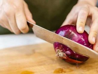Tears will not come out while cutting onions, follow these amazing tricks, definitely try once