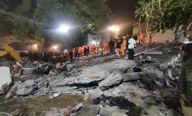 Alaya apartment collapse case, CM Yogi orders probe, FIR will be lodged against three