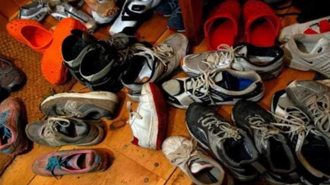 Do you know where shoes and slippers should be kept in the house? Families who make mistakes become victims of poverty.