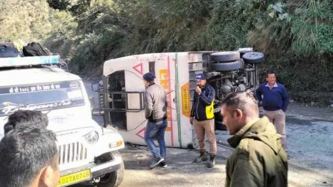 Just now: Major accident on Uttarakhand National Highway, one dead, six injured as bus overturns