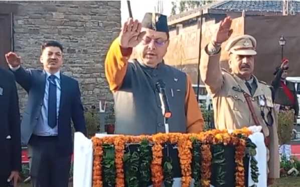 Chief Minister Dhami hoisted the tricolor, said - Uttarakhand will be made the best state