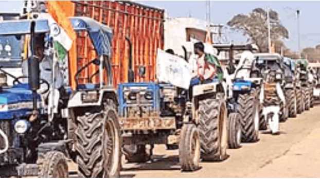 In Charkhi Dadri, farmers took out a protest march with tractors and shouted against the government