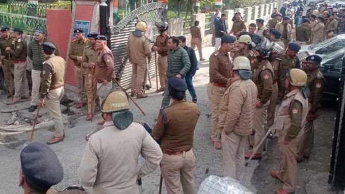 Police in Uttarakhand confused in its statement by calling stone pelters as outsiders