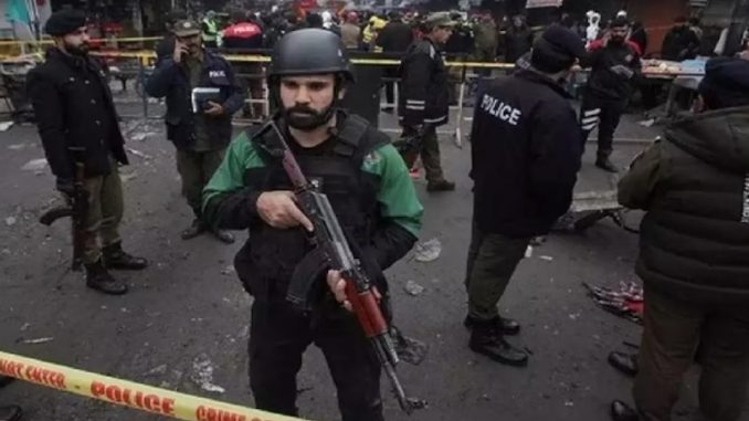 Chaos in Pakistan's police headquarters, firing lasted for 4 hours, only dead bodies, see here