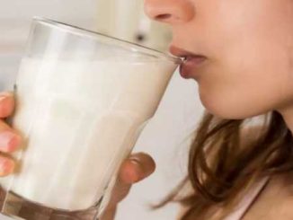 Do not consume these 5 things with milk, it can affect your health