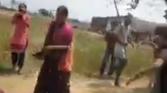 Mangalsutra theft in Madhya Pradesh, two sides fiercely fought with sticks, three injured in the fight, watch video