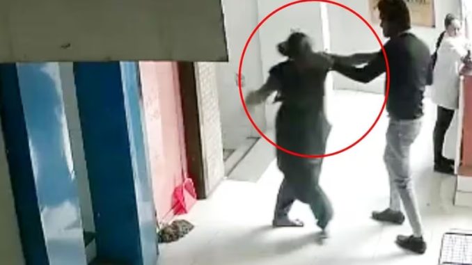 The sweeper asked for 3 months salary, the supervisor kicked and punched her, the video went viral