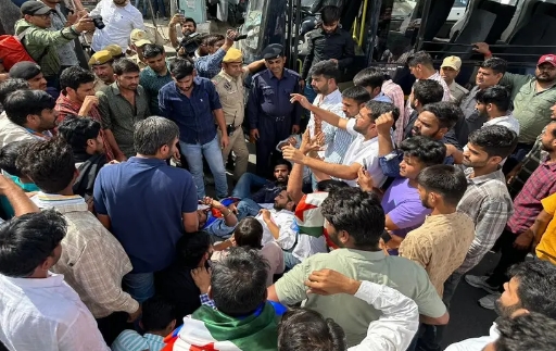 NSUI workers marching towards Rajasthan BJP office clash with police, use force