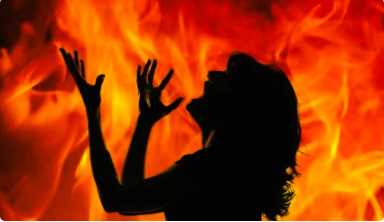 Lover committed suicide, girlfriend also burnt herself alive after hearing this shocking news.