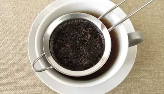Want to clean the blackened tea strainer? Try these 3 easy home remedies, it will be beneficial