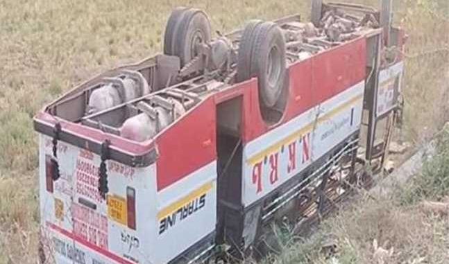 Just now: Horrific accident shook Haryana, overturned bus, 30 people in the accident...