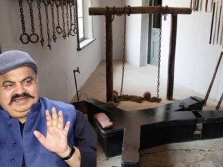 Even the police were surprised to see Atiq's torture room! Blood-stained scarf, splinters and knives lying everywhere