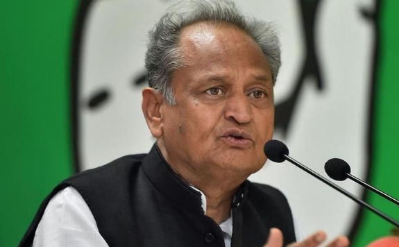 CM Gehlot's trouble increased, Delhi Police will investigate the defamation case
