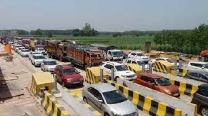 Muzaffarnagar: When people went out for a walk, there was a queue of vehicles at the toll