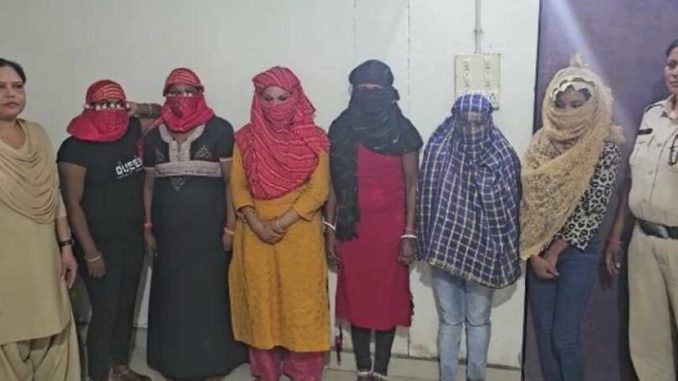 Sex racket busted in Chhattisgarh, 6 women and 3 youths caught in objectionable position