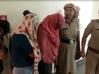 Police raided spa center in Haryana, 5 girls and 2 boys... stampede