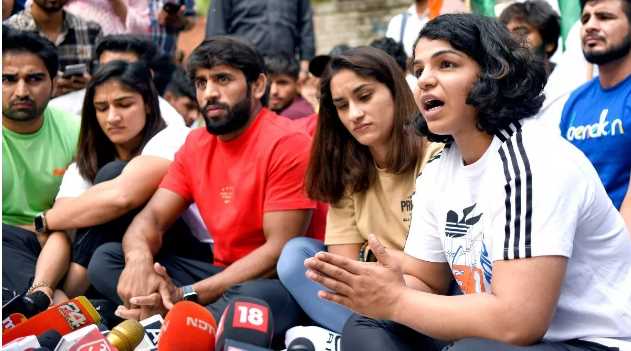 Wrestlers' performance at Jantar Mantar completes one month, today candle march will be taken out at India Gate