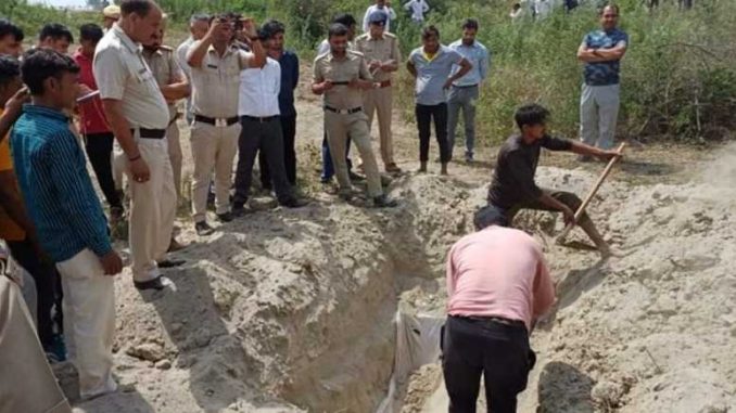 In Sonipat, the relatives buried the dead body of the girl, the police got it out of the grave, the revelations in the post mortem shocked