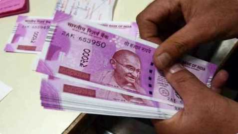 People are depositing more in banks than changing 2000 rupee note, what is the reason