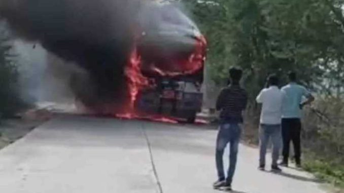 Fierce fire broke out in a bus full of wedding processions in Madhya Pradesh, chaos, conductor's death, many injured