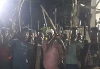 Tribals surrounded the police station with bow and arrows and drums in Bihar, chased the police, what is the whole matter