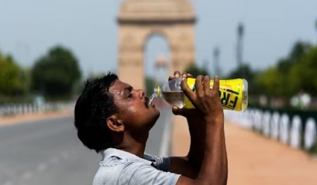 Heatwave in 11 states including Delhi-NCR today, Monsoon picks up pace, rains in Mumbai and these states