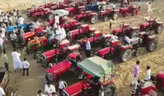 The procession came out on 51 tractors, the groom himself reached by driving a 1KM long convoy tractor, the father said - there was only one tractor in my marriage