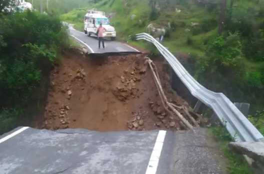 Highway washed away due to heavy rains in Chamoli, Karnaprayag-Nainital lost contact