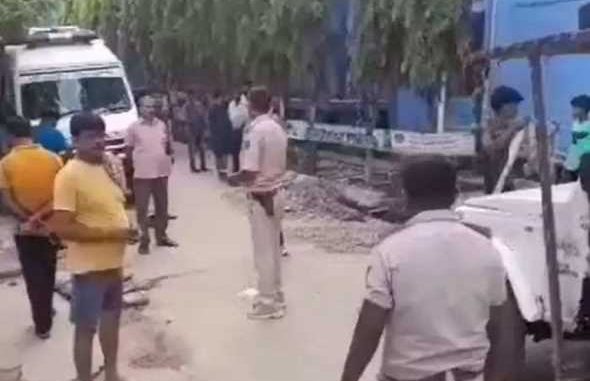 In Bihar, a girl who went to break henna at a neighbor's house was raped and murdered, the accused buried the body at home.
