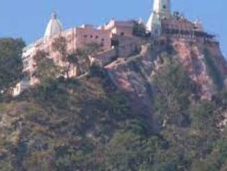 There is a sound of great danger in Uttarakhand; Mansa Devi mountain cracking in Haridwar