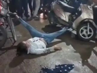 Drunk girl sang on the middle of the road with her legs wide open - watch video