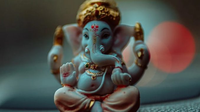 Install Bappa's idol like this on Ganesh Chaturthi, note down the auspicious time and puja material.