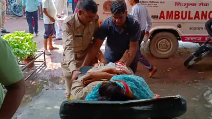 Angered by the negligence of the police in Muzaffarnagar, the gang rape victim and her husband drank poison. Both have been admitted to Higher Center Meerut Medical College in critical condition. Family members say that the accused are roaming freely. After the couple consumed poison, the police swung into action and arrested one of the accused.