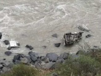 Major accident occurred in Uttarakhand, vehicle fell into the river, three dead, three injured