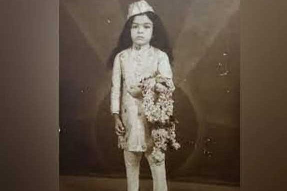If not Dharmendra, this child would have been Hema Malini's husband, when he grew up he became the king of Bollywood, the relationship broke on one condition.