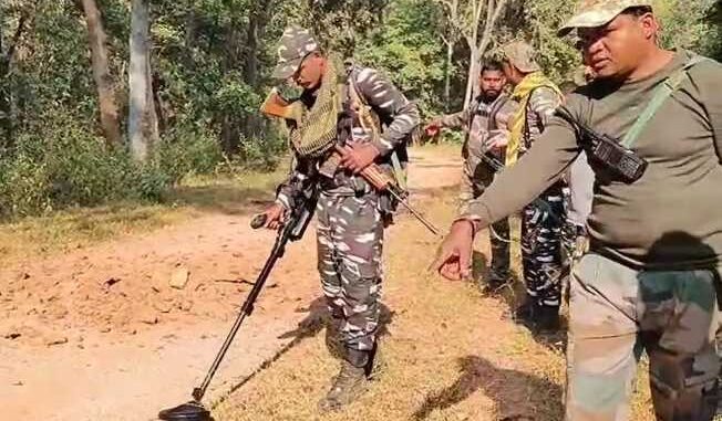 CRPF team attacked by Naxalite during voting in Chhattisgarh, attacked by IED blast