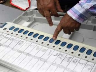 During voting in Chhattisgarh, EVM malfunctioned at these places, voting was disrupted.