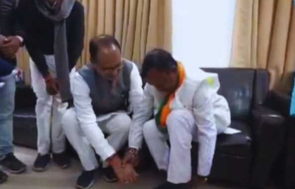 Had given up shoes and slippers for BJP's victory, when the vow was fulfilled, Shivraj came to wear shoes
