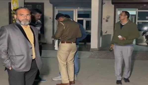 18 lakh rupees looted at gunpoint in grain market of Karnal, police busy searching for robbers