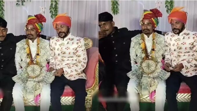 The groom's friend turned out to be a big thief, quietly pulled out a Rs 500 note from the necklace, watch the funny video