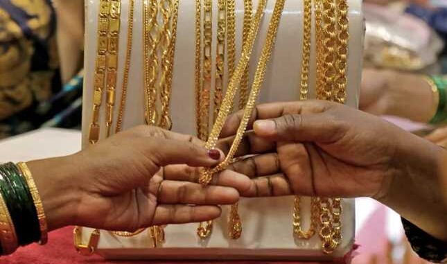 Gold and silver prices decreased across the country, know how much it became cheaper before purchasing