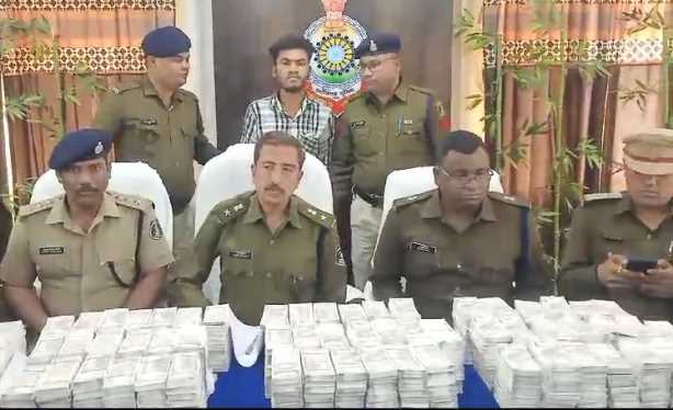1 accused arrested with fake notes of Rs 500-500 worth Rs 3 crore 80 lakh in Chhattisgarh