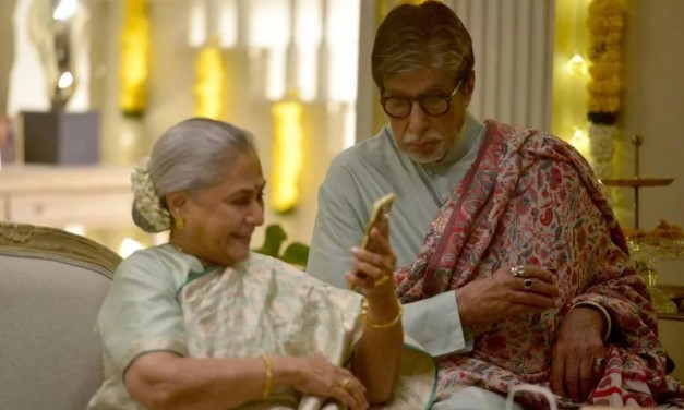 Amitabh Bachchan and Jaya Bachchan are the owners of 17 vehicles, after knowing the bank balance you will see stars during the day.