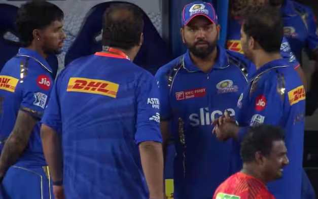 Akash Ambani was seen talking to Rohit after Mumbai's defeat, is the captaincy going to be snatched from Pandya?