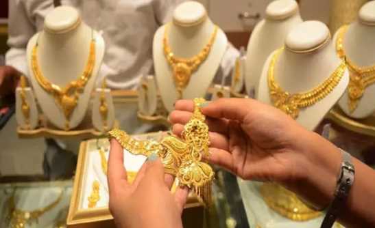 Gold Price Today: Gold price may reach Rs 70,000, costlier by Rs 3800 so far in March