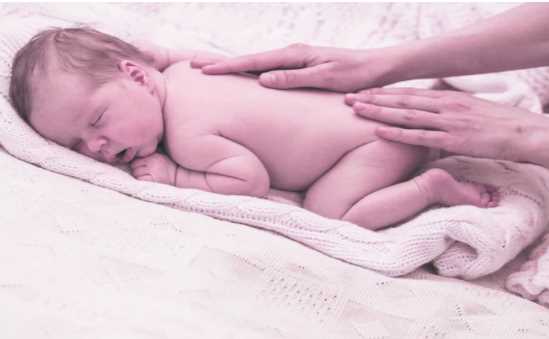 These 5 natural oils are best for massaging the baby, it helps in strengthening the bones.