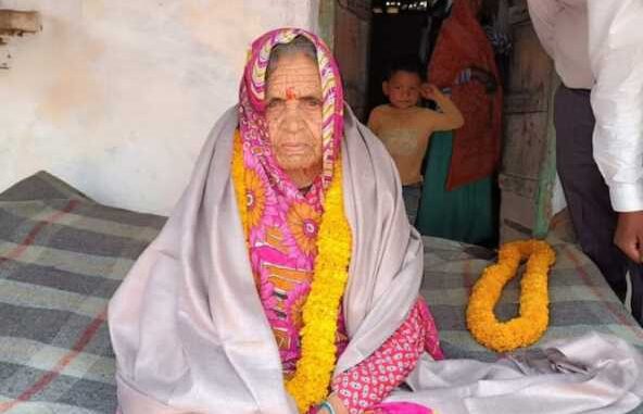 This is the oldest female voter of Madhya Pradesh, even the officials were surprised to know her age.