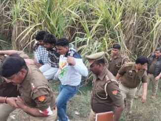 Encounter in Muzaffarnagar: Indiscriminate firing, bullets hit the legs of three cows, inspector injured