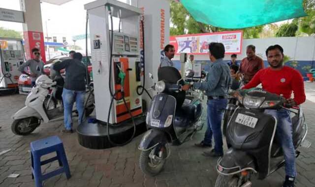 New prices of petrol and diesel released across the country, know the latest rates before filling oil.